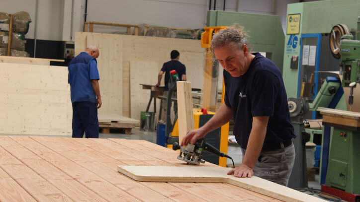 Der Tiny House Schreiner in Aktion
