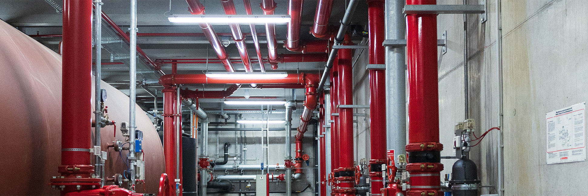 Befestigung von Sprinkler Rohrleitungen.