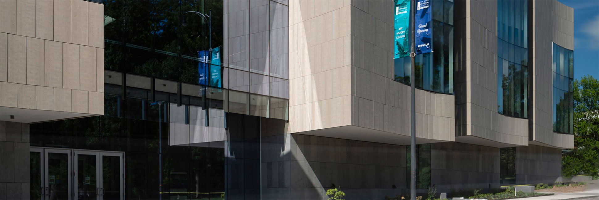 Geschichtsforschung hinter futuristischer Fassade 