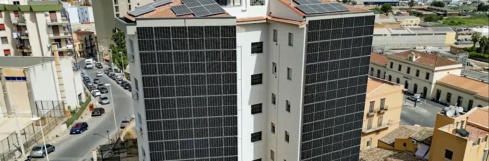 Sicherer Halt für Photovoltaik-Fassade