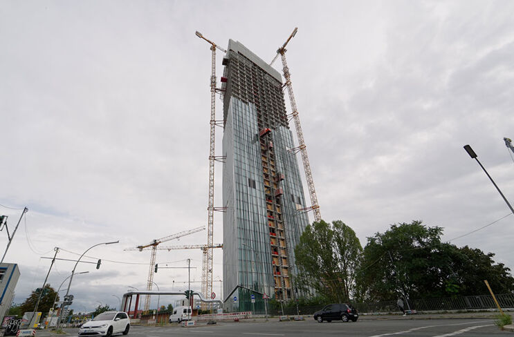 Estrel Tower Gesamtansicht