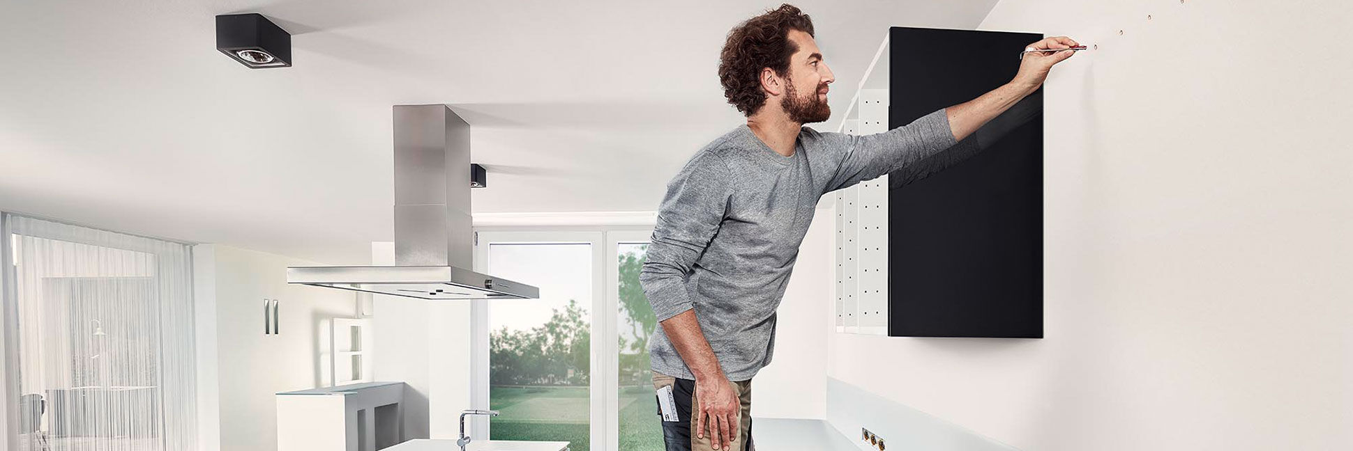 Küchenschränke sicher befestigen