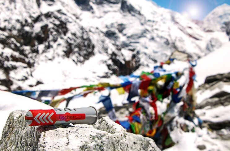 Fischer Dübel im Himalaya