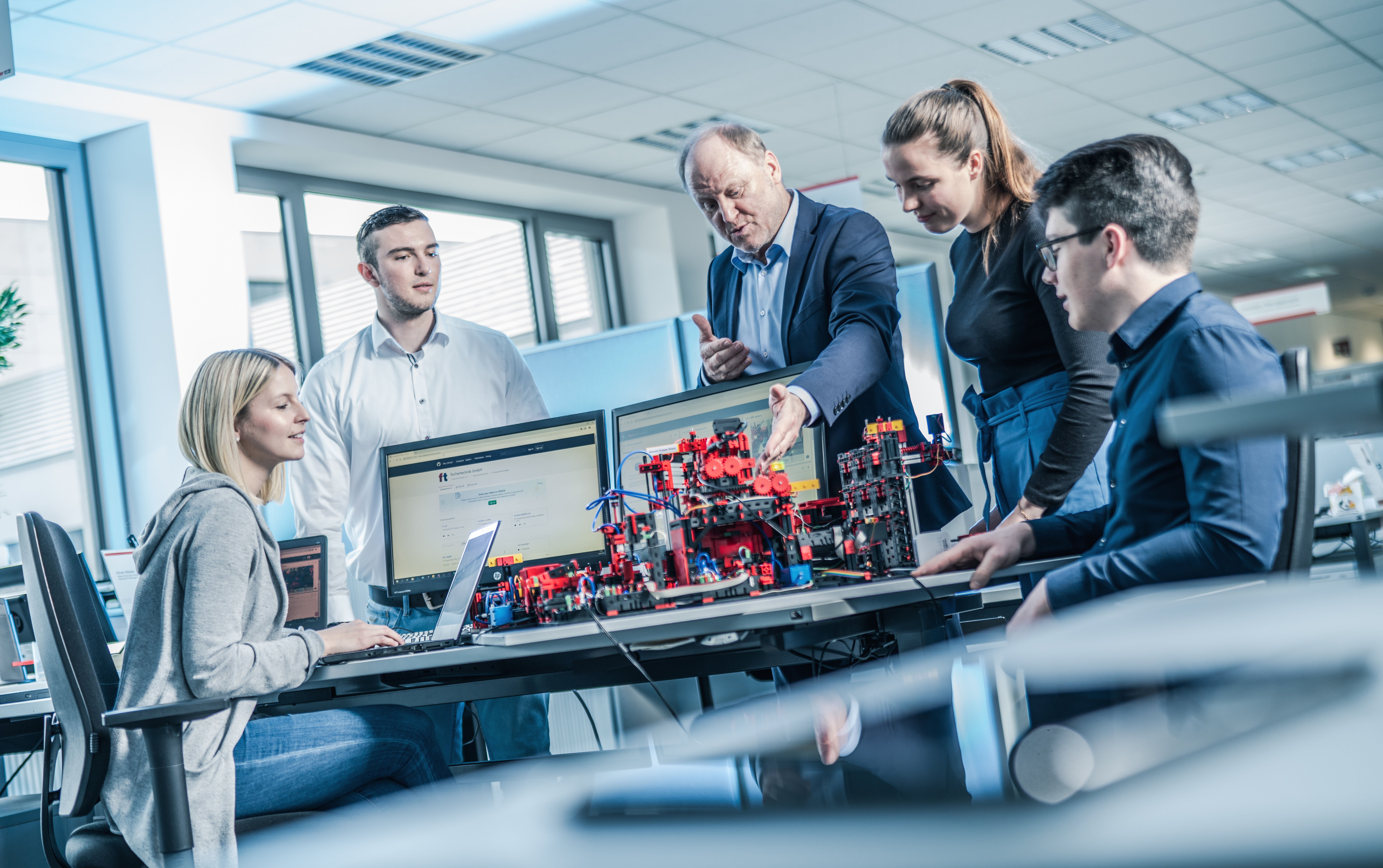 Product Picture: "Training Factory Industry 4.0 24V Complete Set with PLC S7-1500"