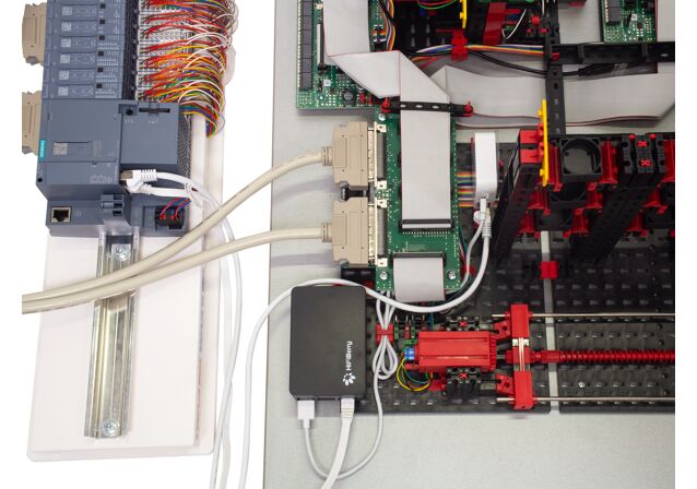 Product Picture: "Training Factory Industry 4.0 24V Juego completo con PLC S7-1500"