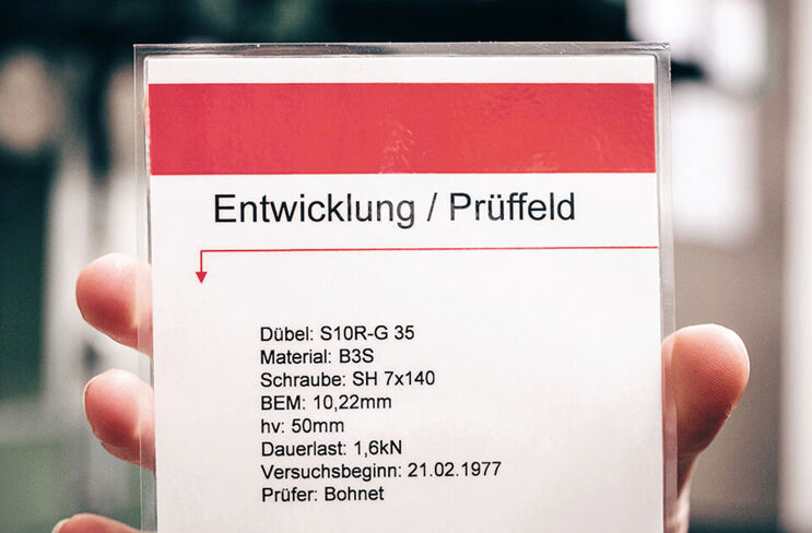 Schild Entwicklung/Prüffeld